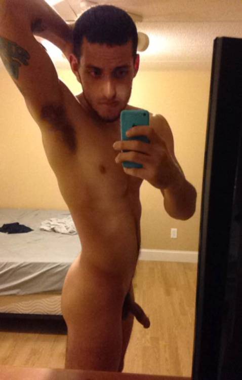straightdudesnudes:  Brent is a hot stud with tats and a dirty mouth! Definitely a top option for your group vids. ;)