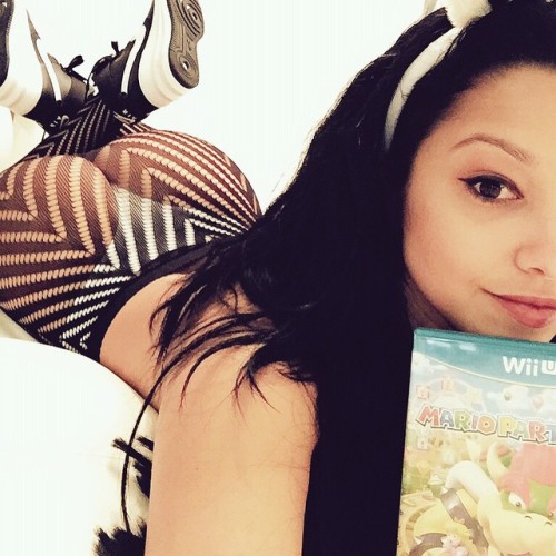 abellaxxx:  Add me on the wii u “alluring” lol lets Mario party 