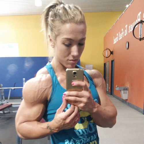 fitbitchfitness:  @physique_princess: I hope your day is as nice as that shoulder…