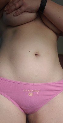 cockcrazedhotwife:What I looked like on this fine Monday! Hope your day was good