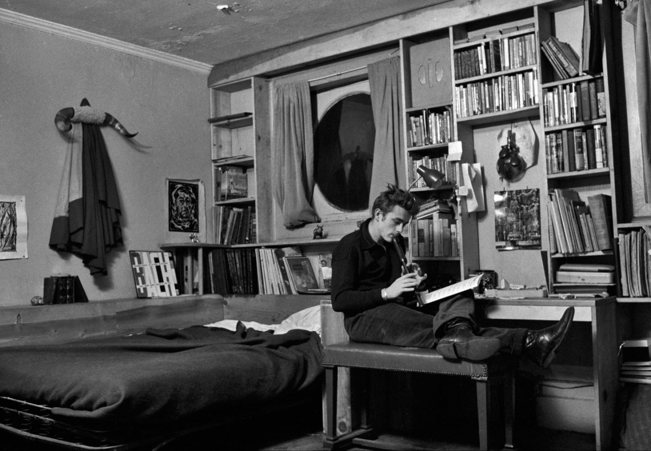 ttoska:  James Dean in his apartment on West 68th Street, New York City, 1955. Dennis