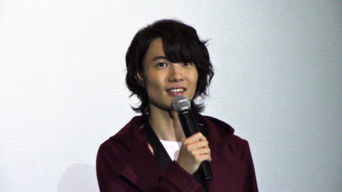 pechumori:More photos of Takeru Sato and Kamiki Ryunosuke during the stage greeting for “Bakuman” in