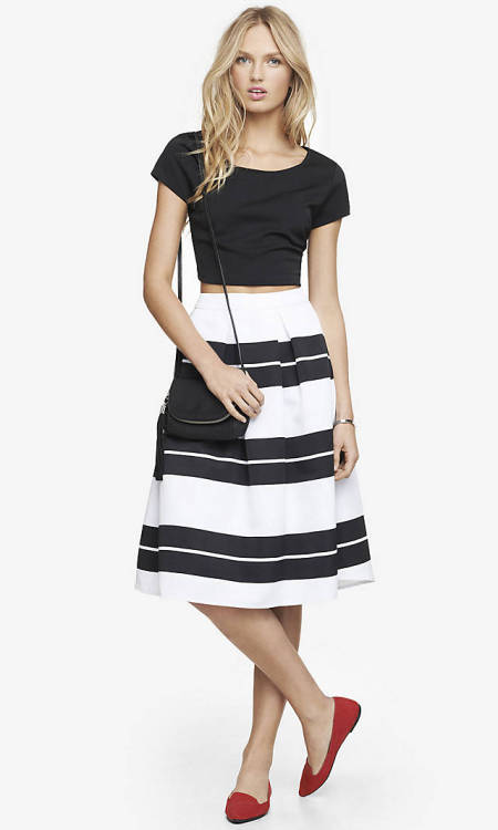 The classic 50’s circle skirt gets an update this wardrobe wednesday! We love this midi length