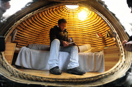 really-shit:  Egg Shaped House [via] The Egg Shaped House was built in Beijing, China