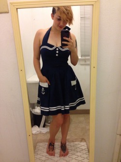 beautifullyundressed:  I got a new dress!