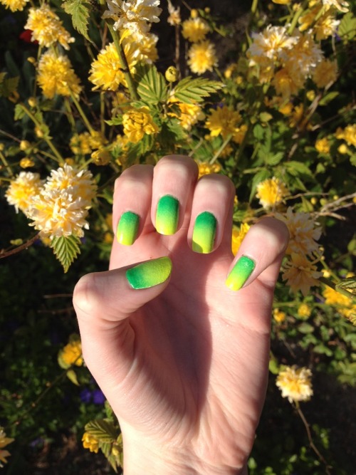 Green and yellow ombre spring nails