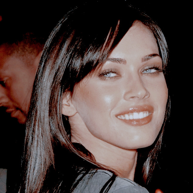 Megan Fox
like/reblog if using