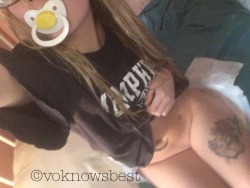voknowsbest:  Naughty little girl with a  sippy cup full of strawberry lemonade and a sweet pussy tasting paci 🙈  - Vo 🎀🎀