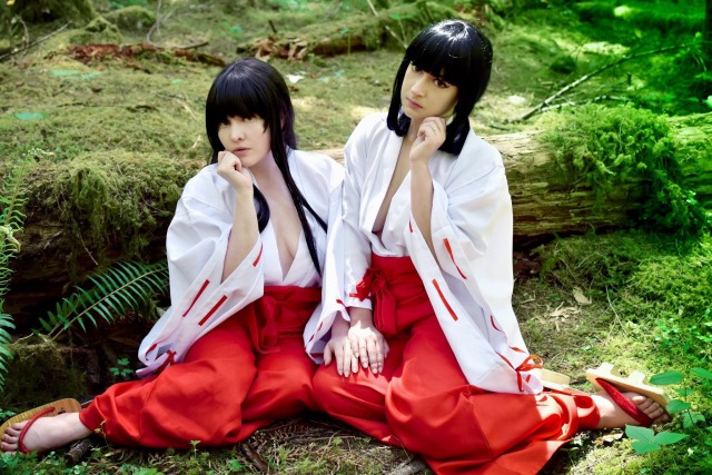 nsfwfoxydenofficial:⛩Two Priestess, one soul.⛩ Kikyo&amp;Kagome duo w/@amyfantasy is the month’s mini set on patreon !https://www.patreon.com/foxycosplayJoin this month only to get it, บ tier also gets saucier previews. 