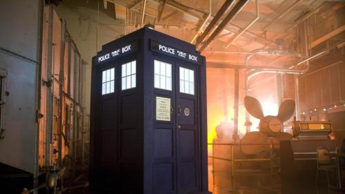 matrixspacetimearchives: Every time the TARDIS materializes in a new location, within the first nan