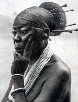 kemetic-dreams:  Queen Nenzima of the Mangbetu