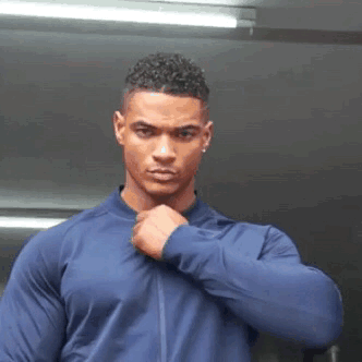 sfuncutsukr:  mdtucker120: sexyfantasybro:    @mdtucker120    lucky sucker … 