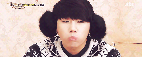 nocturnemelodies:  sunggyu busy stuffing his mouth >< 