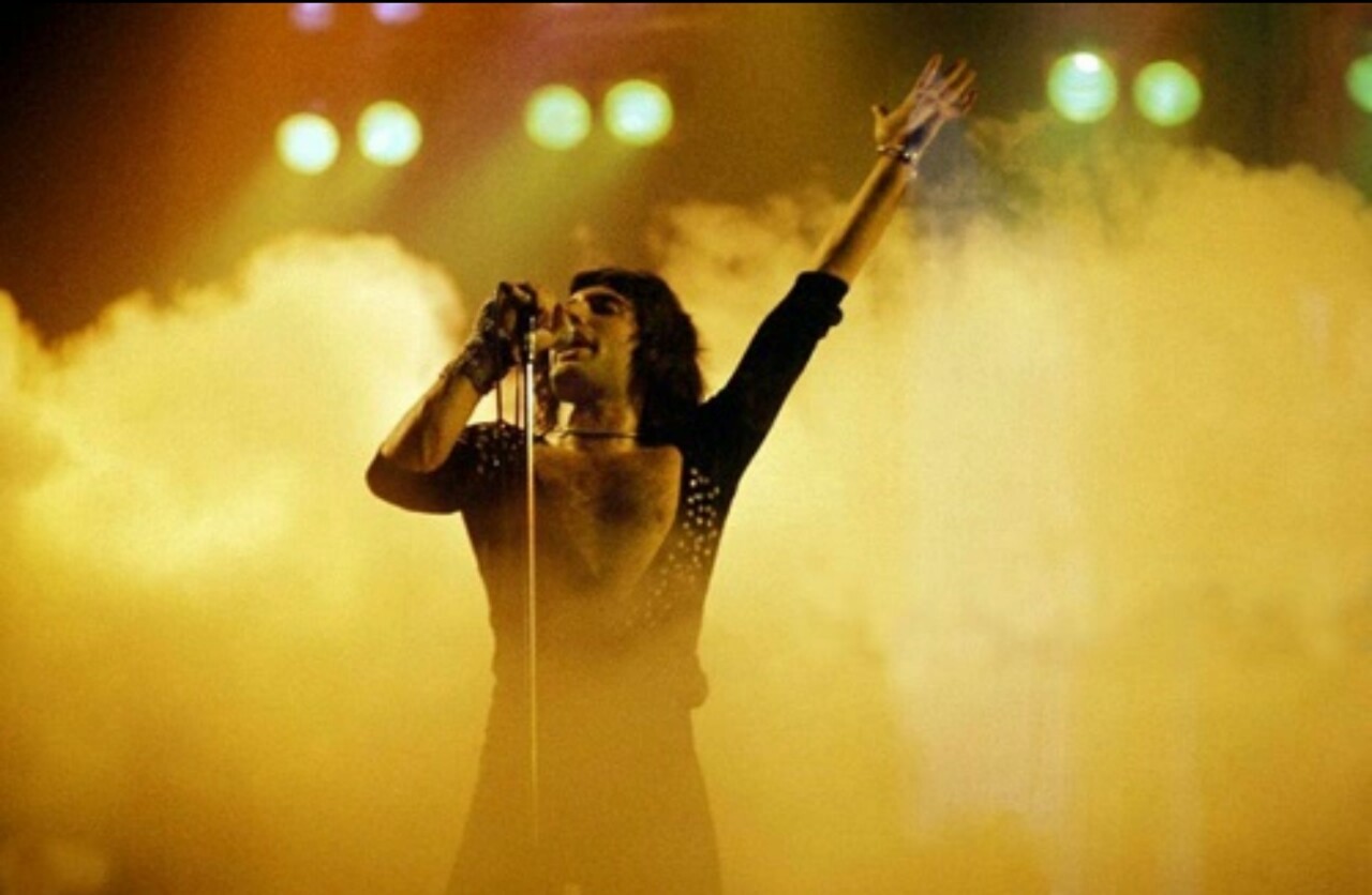 imcreepingdeath99:  Happy birthday to the greatest frontman of all time- Freddie