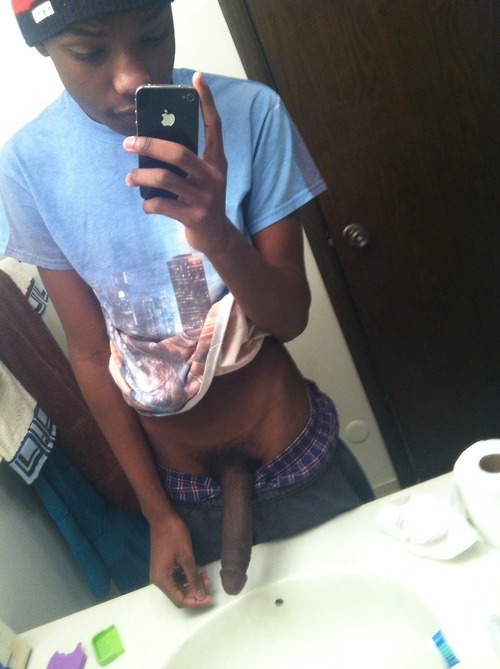 italianboyjr:  StraightMenDon’tKnowWhatThereMissing:http://italianboyjr.tumblr.comFollow My Page!Message!