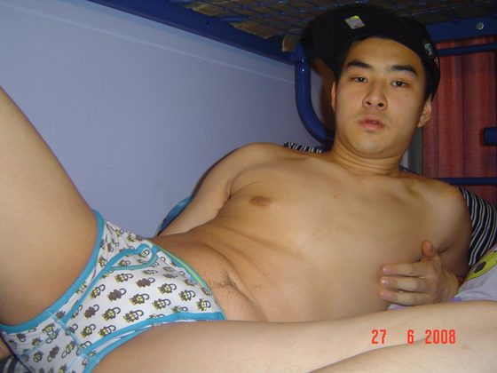itstop1069:  體育系直男大學生 