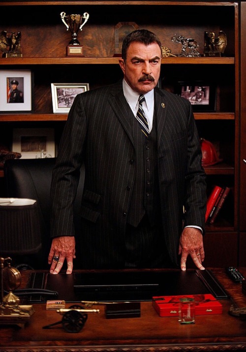 sexymeninsuits: So hot