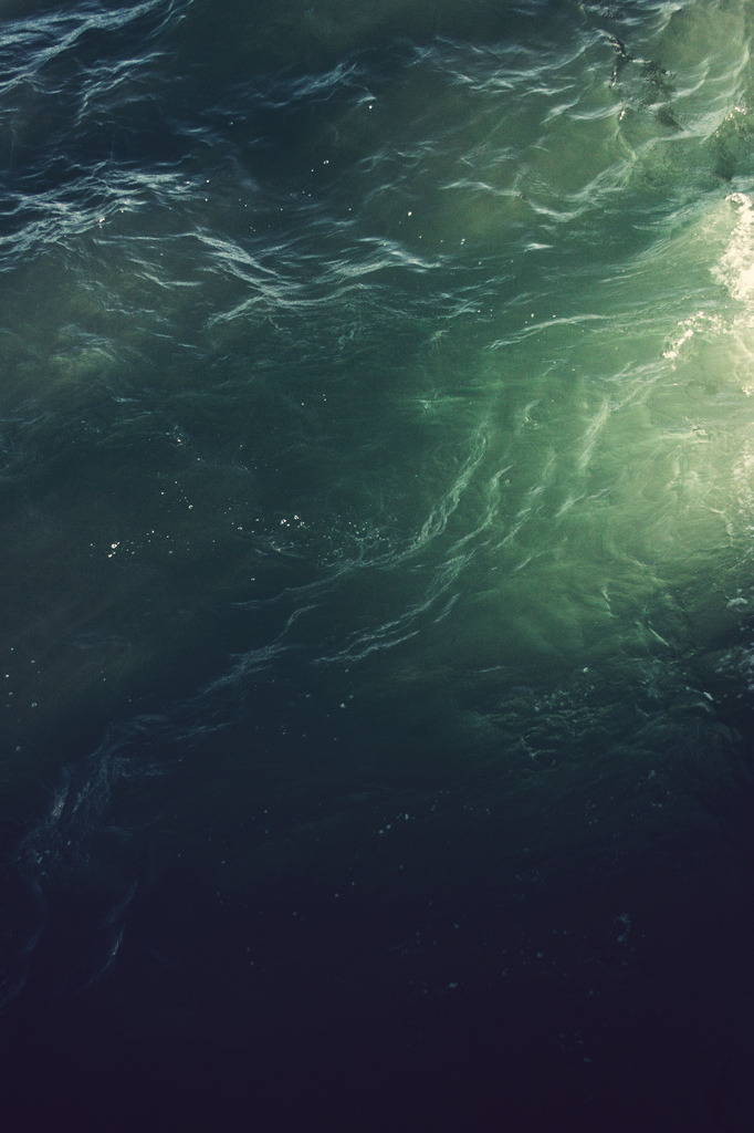 r2&ndash;d2:  above or below by (sleepyhead) 
