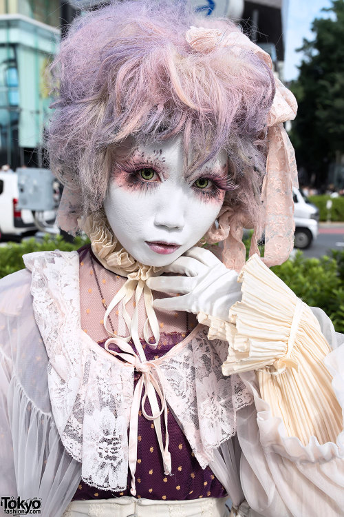 Shironuri Minori on the street in Harajuku. Minori is at Japan Expo this week, please go see her in 