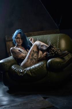 suicide-slum:  Riae Suicide