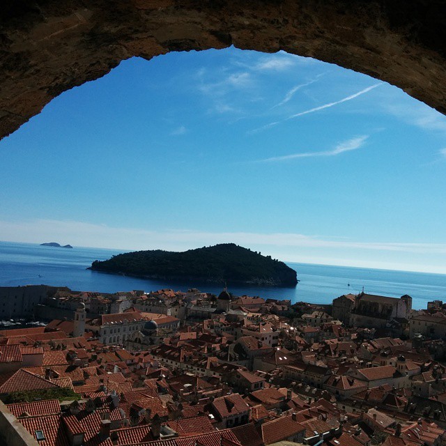 Welcome to King’s Landing #Dubrovnik #Croatia #TheWall #gameofthrones #walkingtour #travel #blue #sky (at Old Town Dubrovnik)