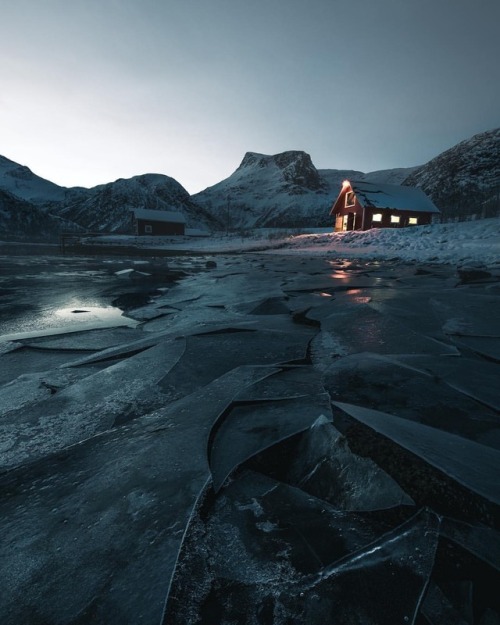 utwo:Lofoten Islands Norway© paul watson