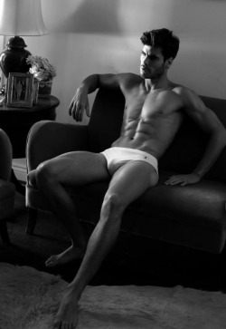 foto-maniac2:  Daniel Macedo photographed by Martin Traynor