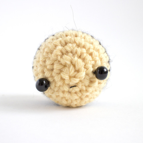 There’s a free crochet pattern for these mini amigurumi bees over on my blog!