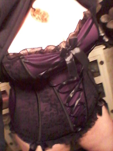 acidkittiegoddess:  Like what im wearing? Kept on what I was camming in ;) ♥♥♥