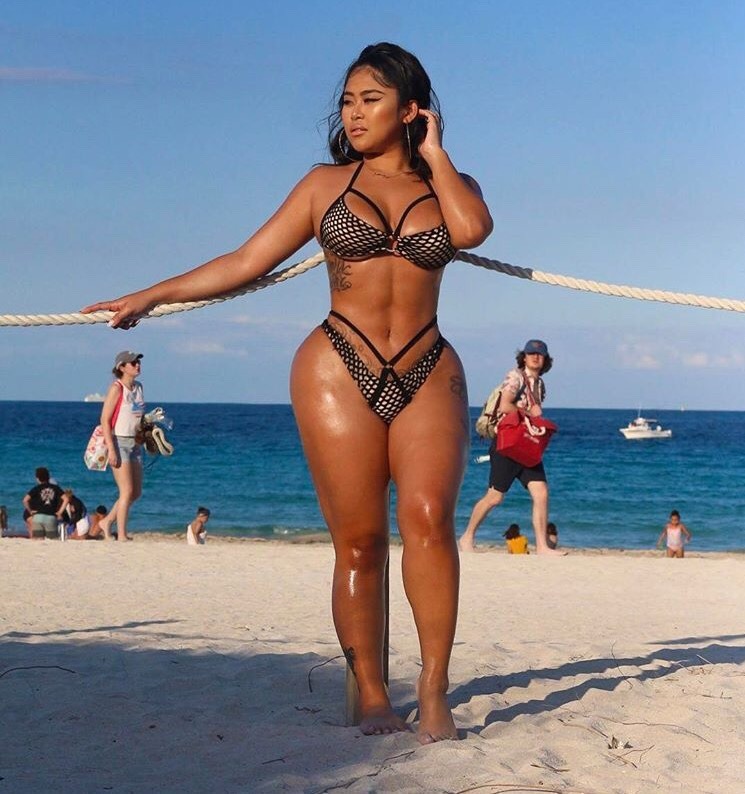 fletchertrowan:  younggodforever:Glazed Wonder Ms Lopezz