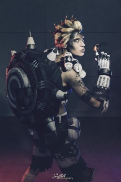 kurustein: “It’s a perfect day for some mayhem!” 💣  My Junkrat cosplay from Wondercon~ 📷 by york in a box, saffels photography, dtjaaaam, ffstudios, &amp; trelyon. 😈