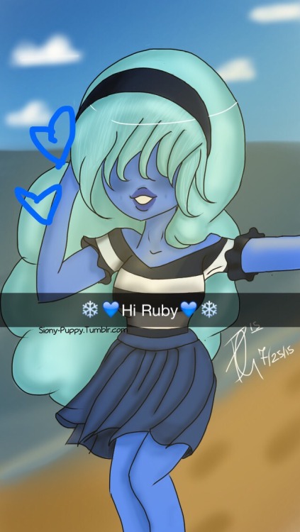 Text by textsbetweengems since Garnet asked.. I assumed that she just wanted to send snaps to. “Herself”  I could just imagine that Sapphire is photogenic and she’s the one that takes the most selfies(Submitted by siony-puppy)