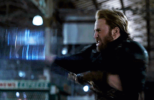 capsgrantrogers:Steve Rogers in Avengers: Infinity War + BTS