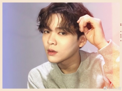 [181028] You Zhangjing Weibo Update [&frac12;]  &ldquo;I&rsquo;ve been busy these past f