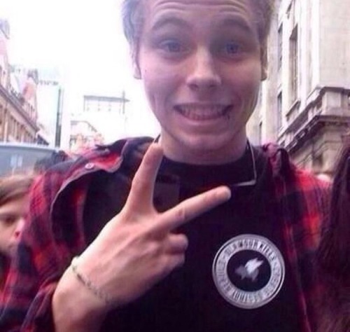 wanderingluek:  Just a small collection of under appreciated luke moments 
