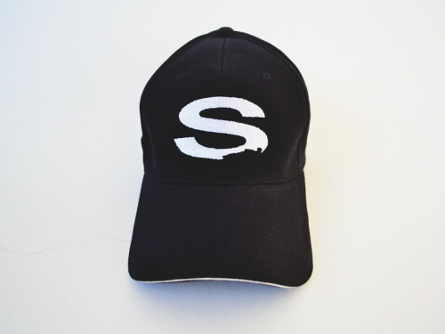 La gorra oficial de Salracing - US$19.99 + ENVIO GRATIS en todo el continente Americano - Ingresa en