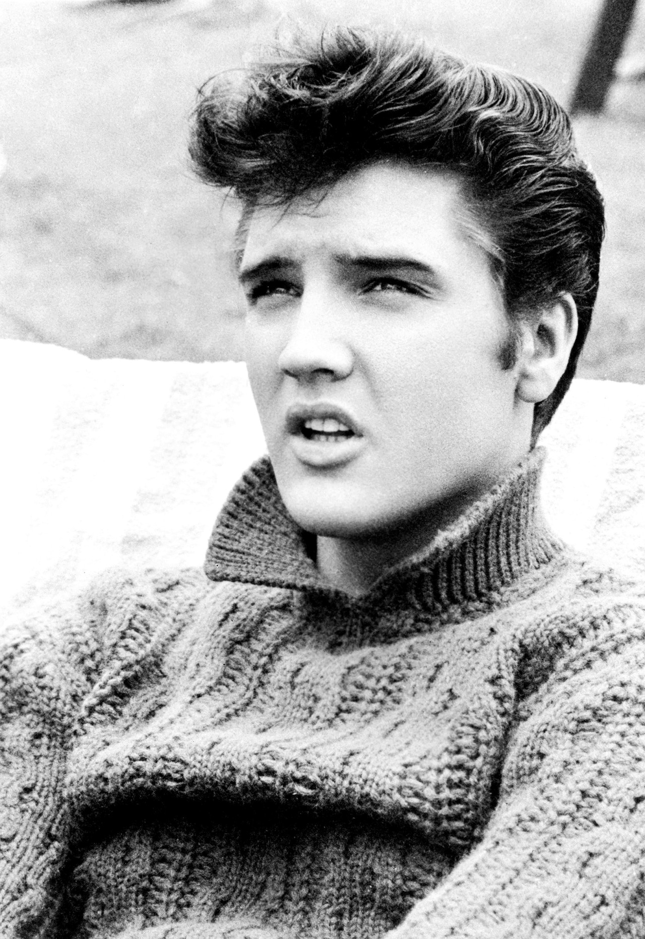 terrysmalloy:  Elvis Presley on set of ‘Jailhouse Rock’, 1957. 