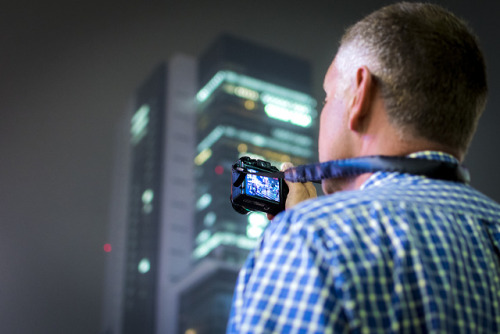 Photographing the Shibuya Crossing, Shibuya - 渋谷