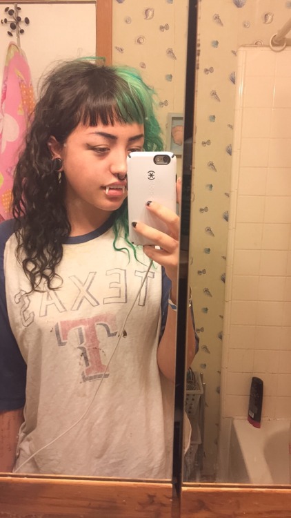 morbidmartyr3:gIMME luv n affectionaaaaaaAAAA! So cute!