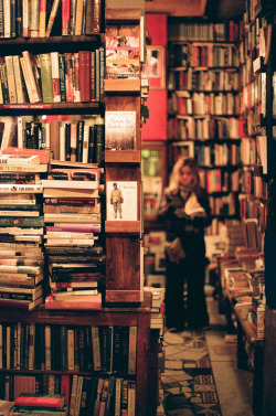 hellanne:  Shakespeare and Company (by Daniel