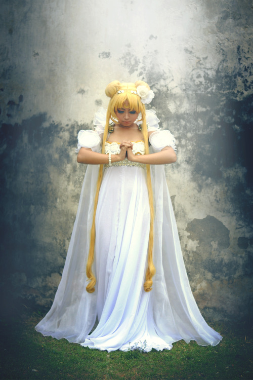 Princess Serenity ~ Praying costume and props done by myself photo by epi —— please do not repost ou