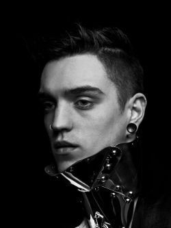 shirtlifting:    Josh Beech   