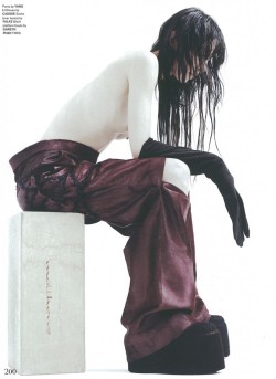 skt4ng:  Jamie Bochert Photographed by Willy