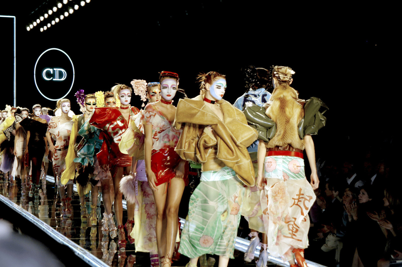 Les Incroyables — John Galliano Fall Winter 2003 Ready-to-Wear