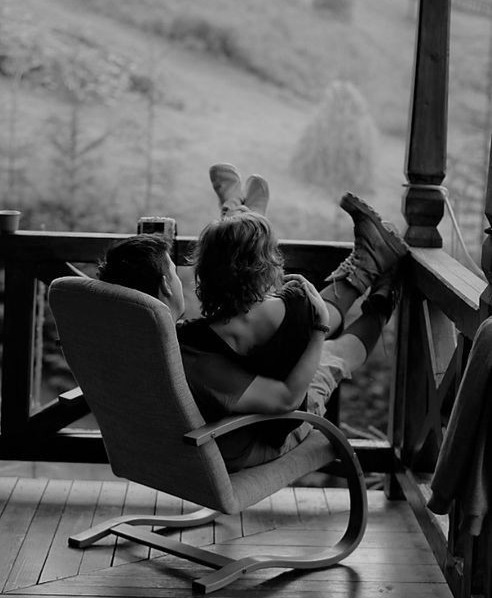 red-lips-wine-sips:theangelandherdevil1:How I want to spend every sunset! 💋