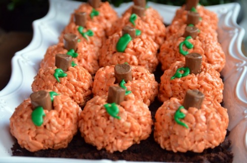 delectabledelight:  Pumpkin Rice Krispies Treats  