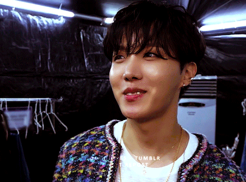 Poets Should Write Poems About Him And His Eternal Beauty{cr. Namuspromised}