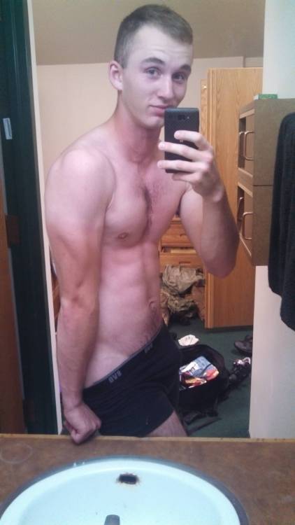 militarymencollection:  via flmarine 