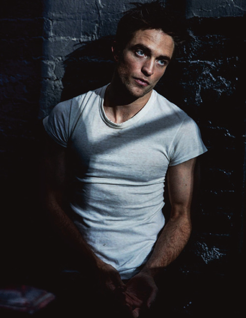 robsource:  Robert Pattinson photographed