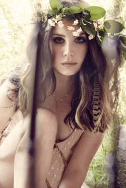 Lesbeehive:  Les Beehive – Exclusive: Lana Del Rey For Madame Figaro By James White,